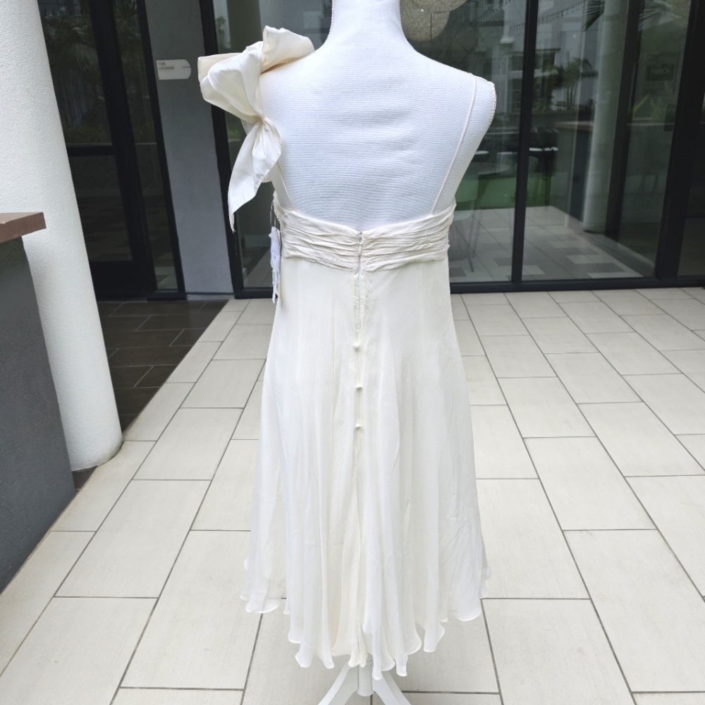 Vintage Teri Jon ✦ Ivory Silk Formal Dress ✦ Handmade Roses Babydoll Silhouette - Picture 8 of 17